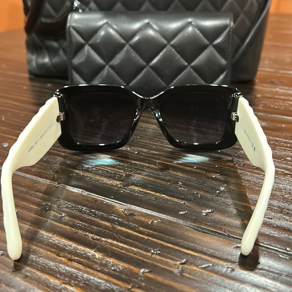 SOLD! CHANEL 2023 STUNNING SHADES. BEAUTIFUL!!!! Enjoyed maybe 3 times. - Picture 13 of 17